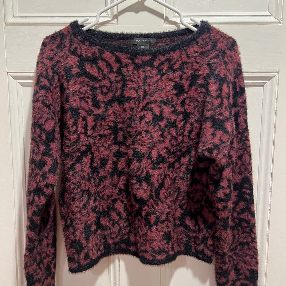 Tahari Women's Burgundy and Black Sweater